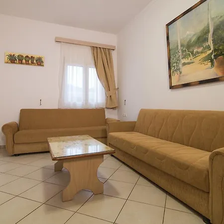 Manto Apartment *